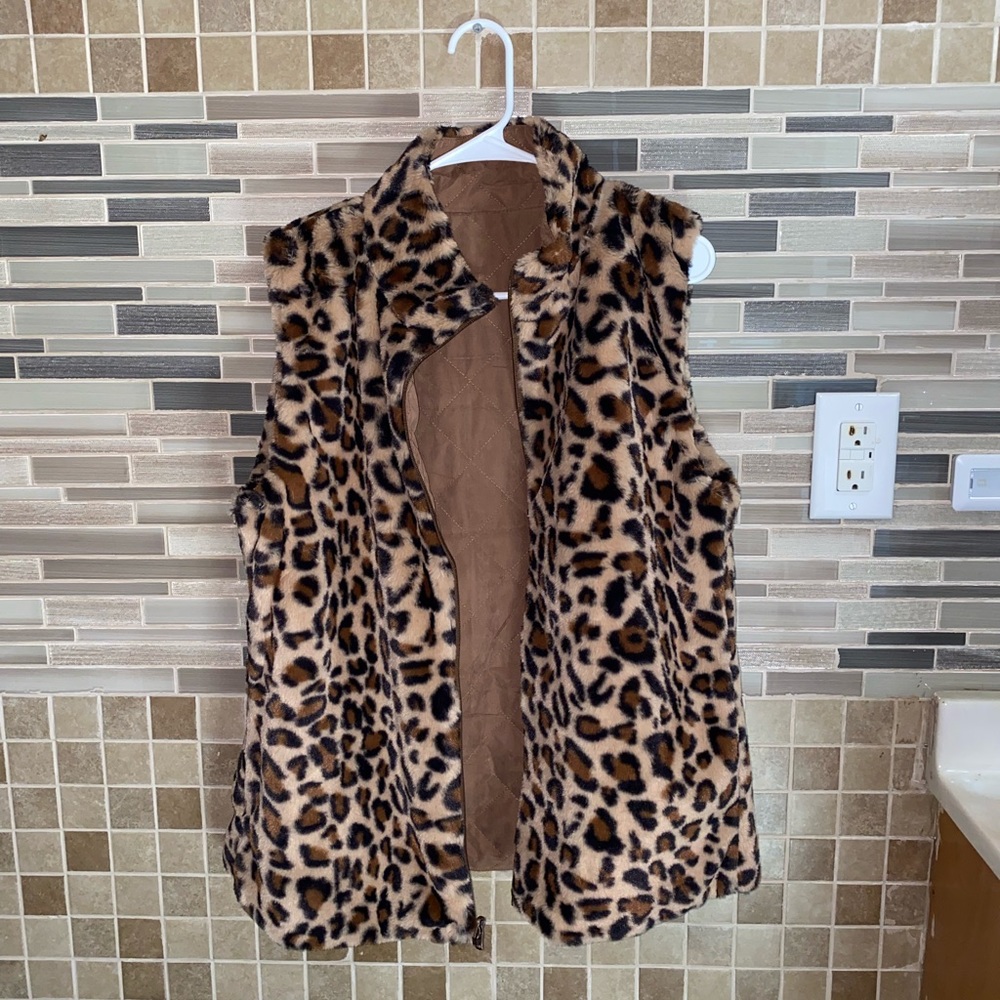 SOLD NWT Pink Lily Reversible Leopard Vest